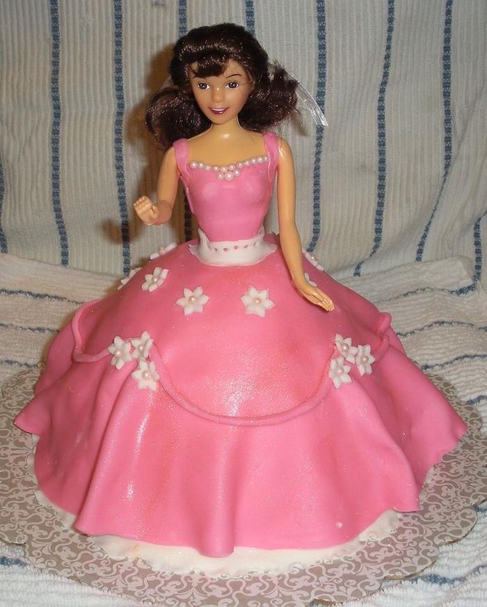 Doll cake 