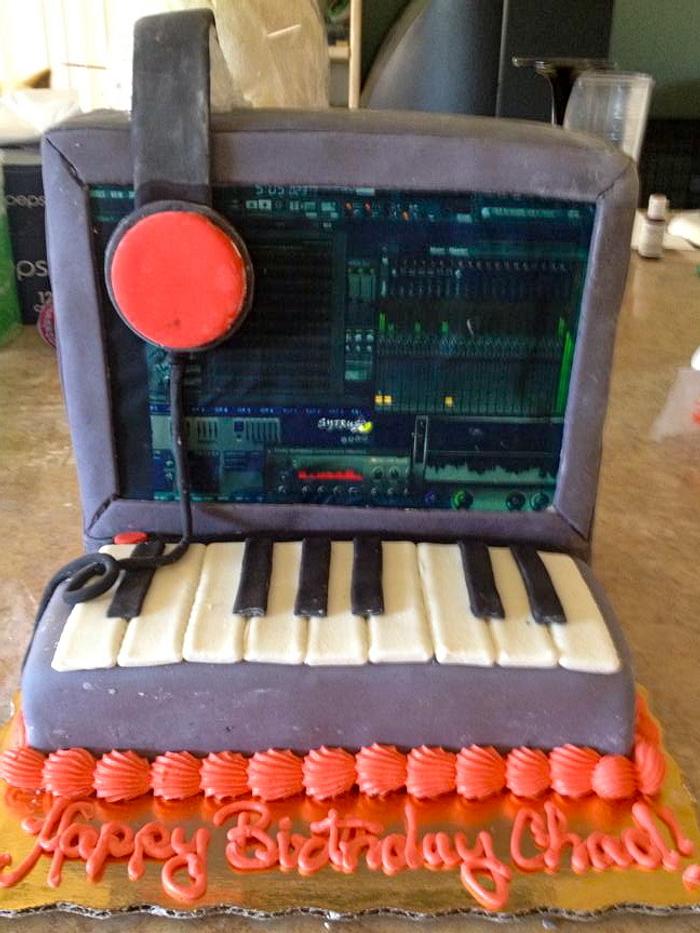 Computer musician cake.