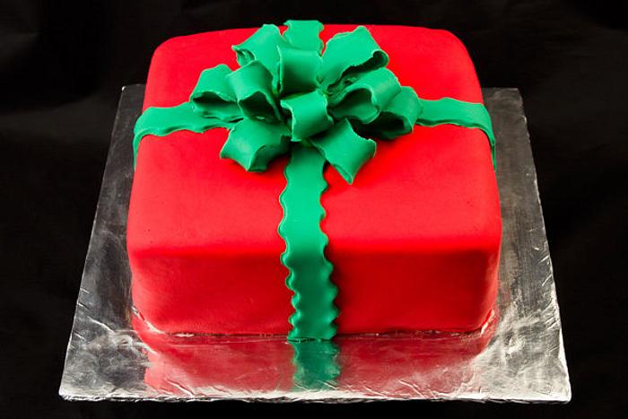 Present Cake with Bow