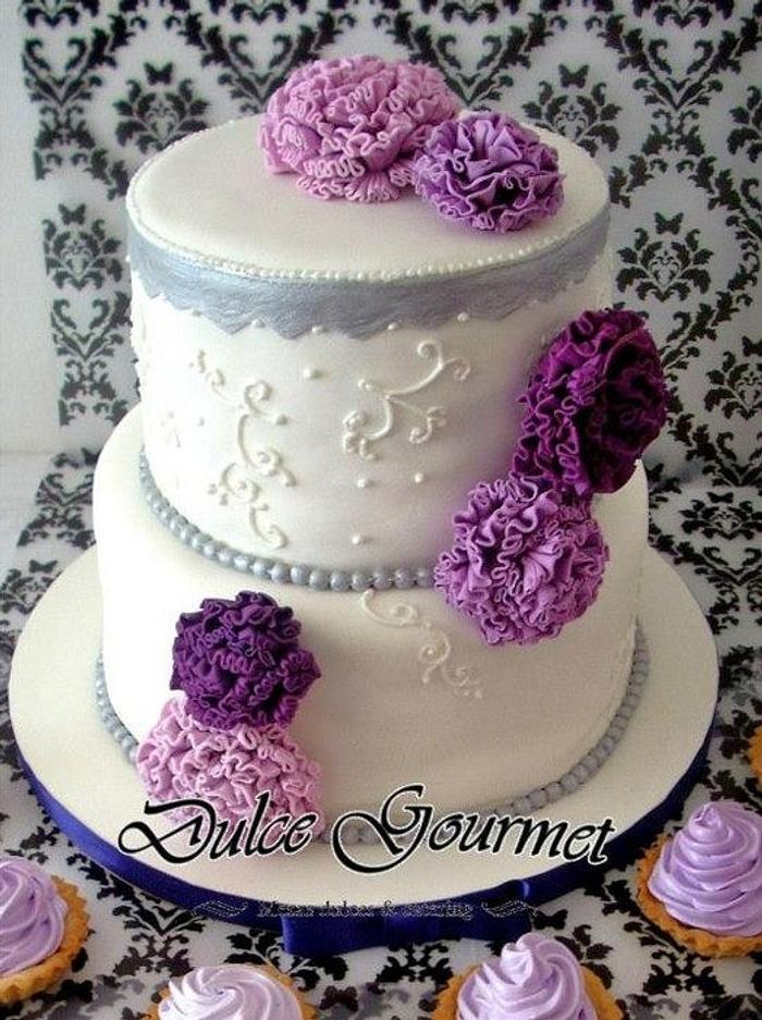 Pompons wedding cake