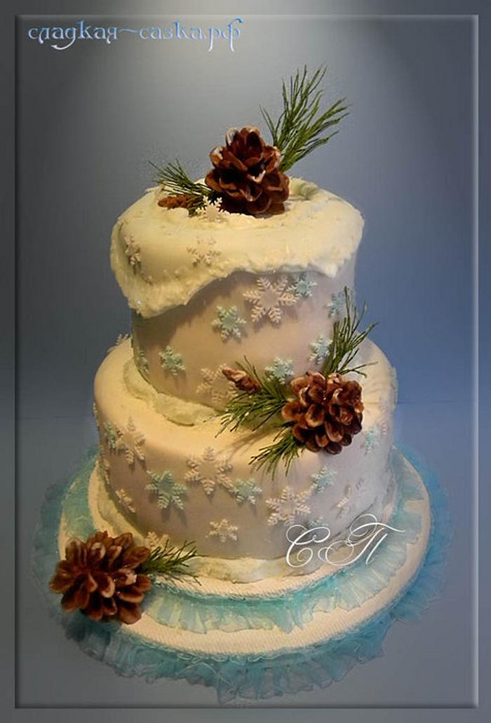 wedding cake with fir cones