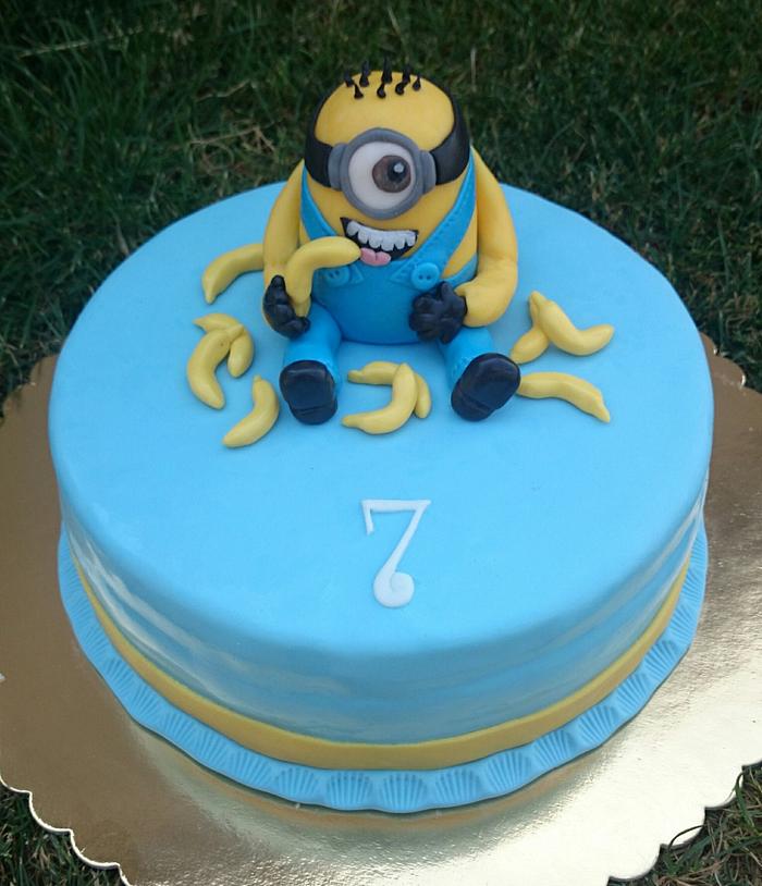 Minion cake