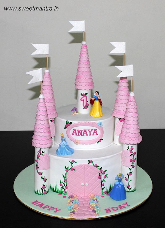 1st birthday Castle theme cake