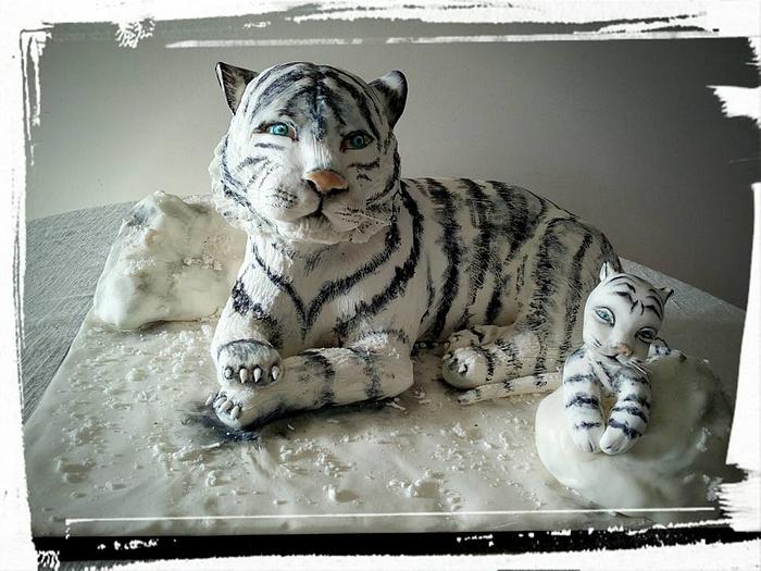 Mom and baby tiger cake