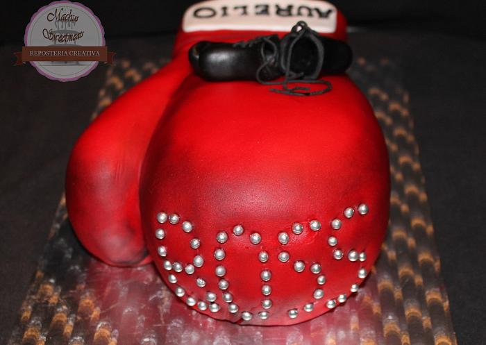 Tarta guante de boxeo, 3D Boxing glove cake