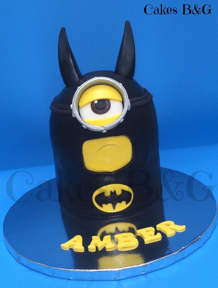 "Batman" Minion themed cake 