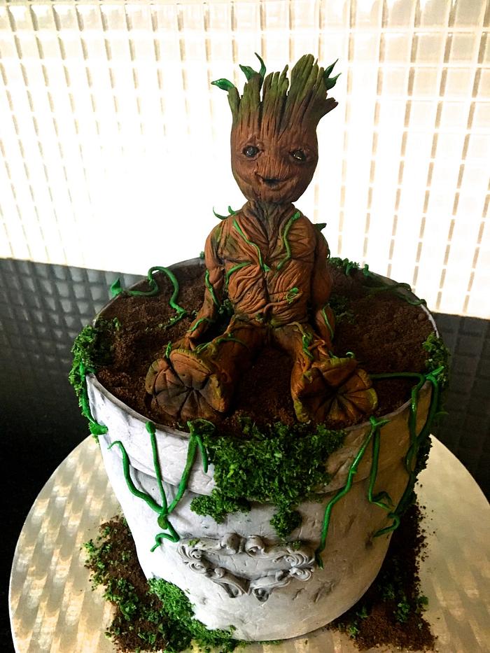 Baby Groot cake