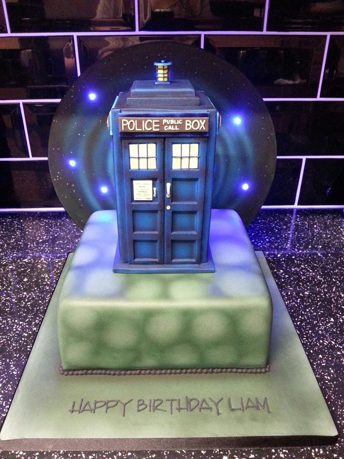Dr Who Tardis Cake