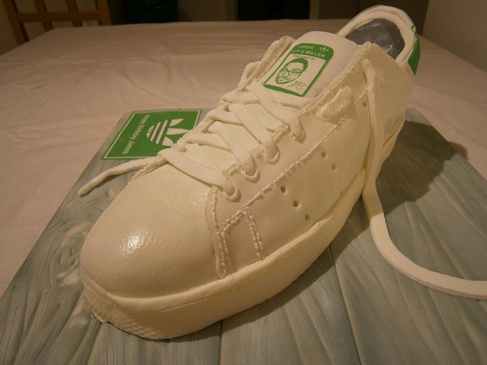 Stan Smith trainer cake