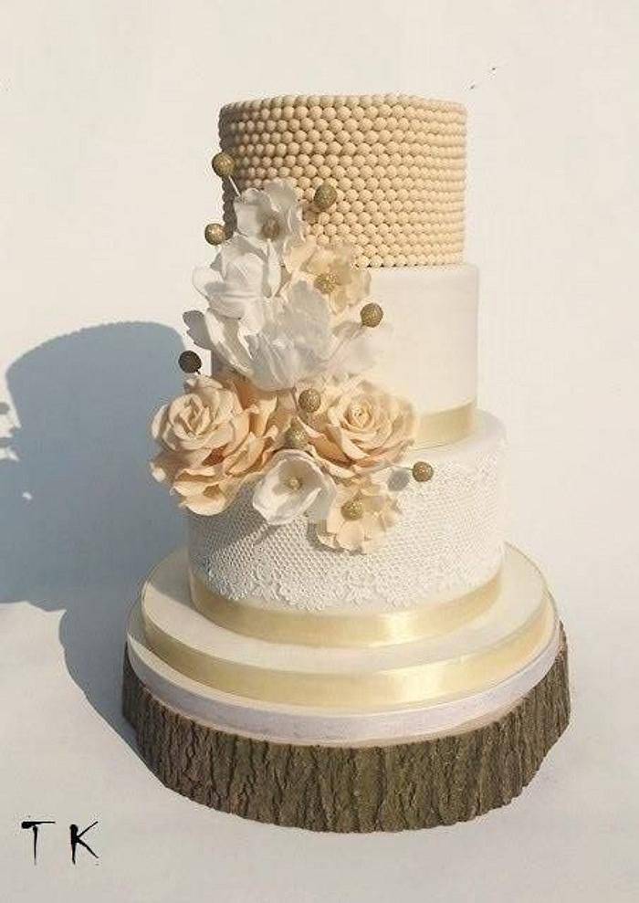 ivory wedding cake