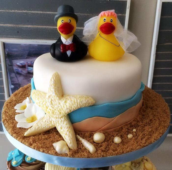 Couple of ducks wedding cake