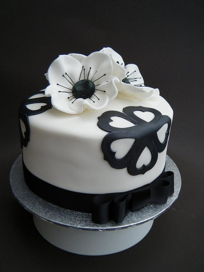 Ruffle and Heart Cake | Cake, Fancy cakes, Beautiful cakes