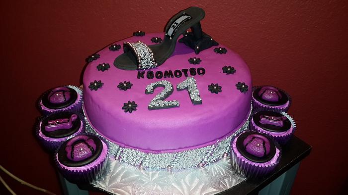 21st Shoe Cake and Handbag Cupcakes