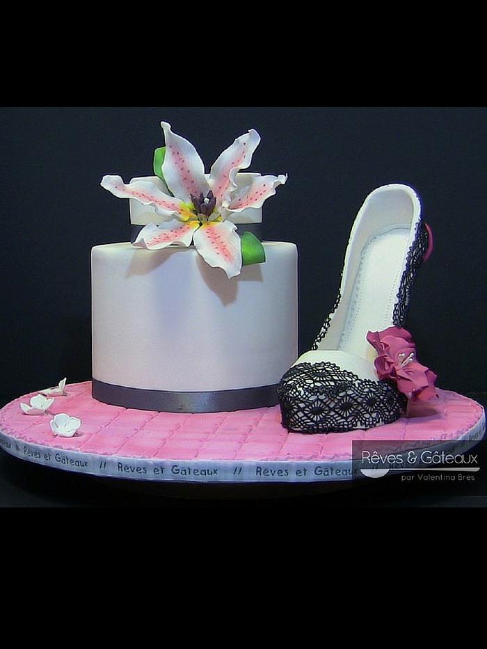 Lily wedding cake
