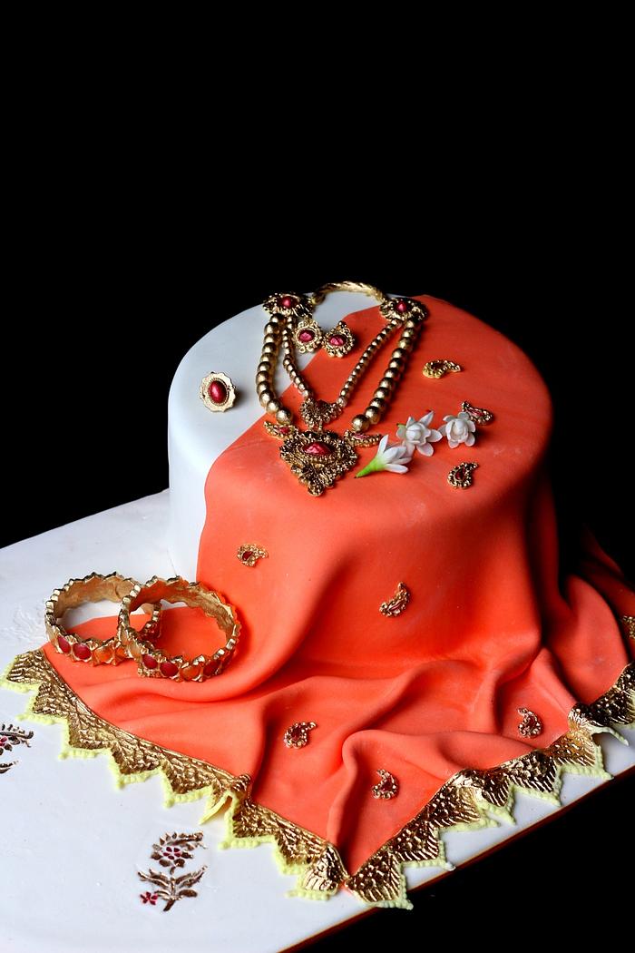 Indian traditional Saree & jewellery cake 