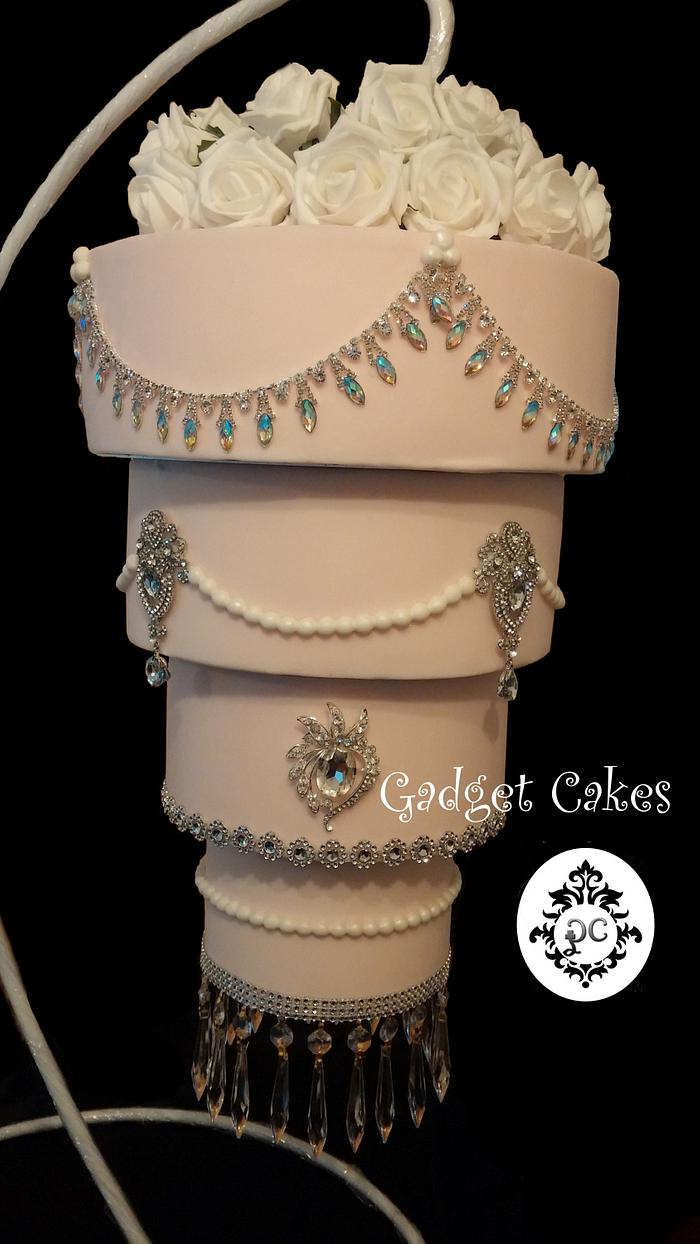 Crystal and pearl chandelier cake