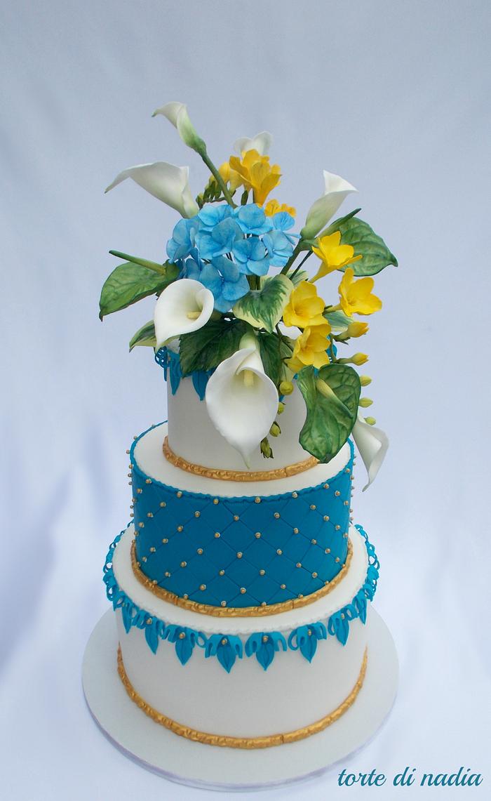 royal blu and sugar flowers
