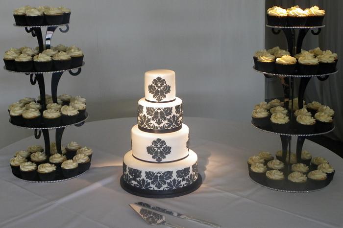 Black and white Damask cake