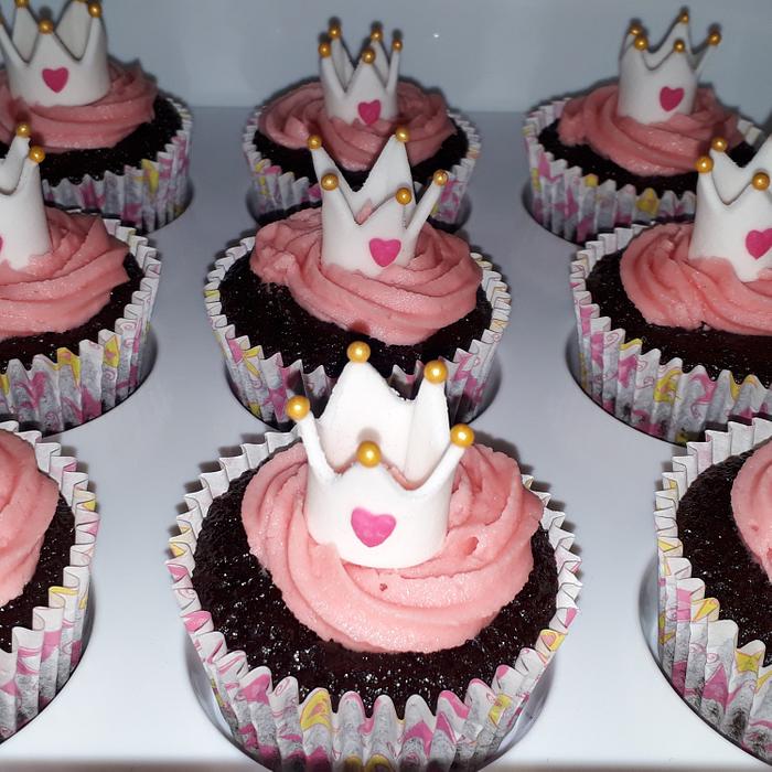Crown cupcakes