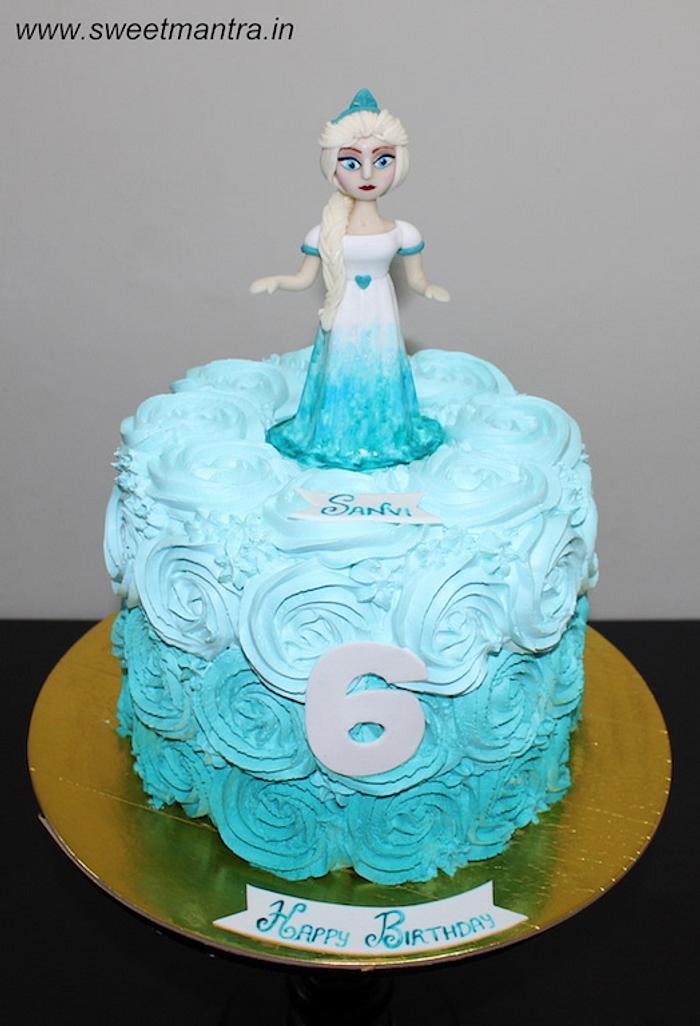 Vanilla Round Cricket 3D Cream cake, For Birthday Parties, Packaging Size:  3kg