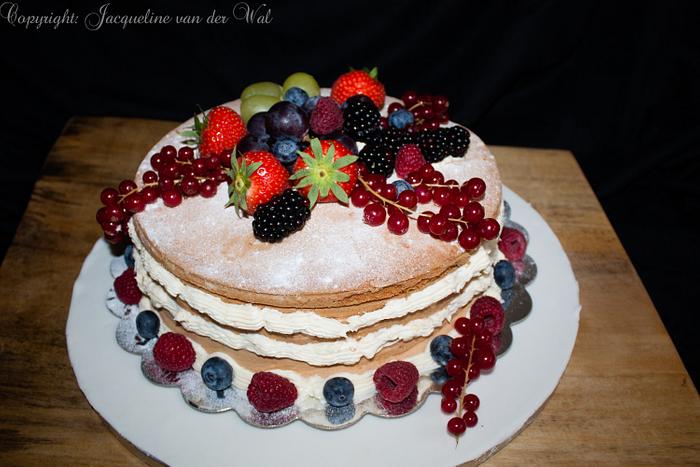 My first Naked Cake
