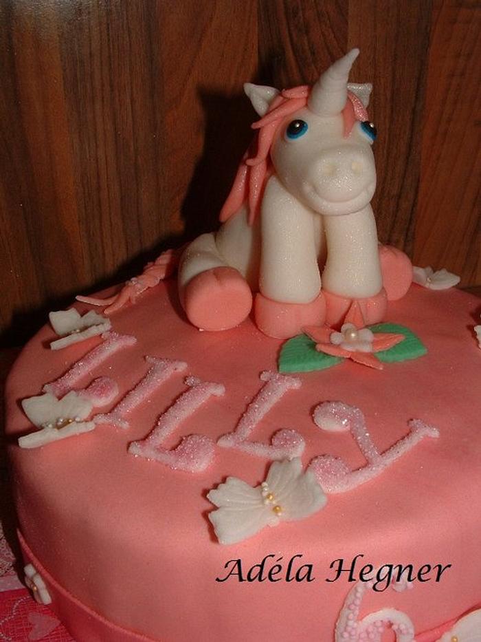 A smal Unicorn cake and 30 cake pops