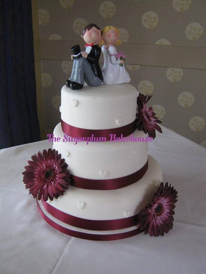Romantic Burgundy Wedding Cakes & Desserts