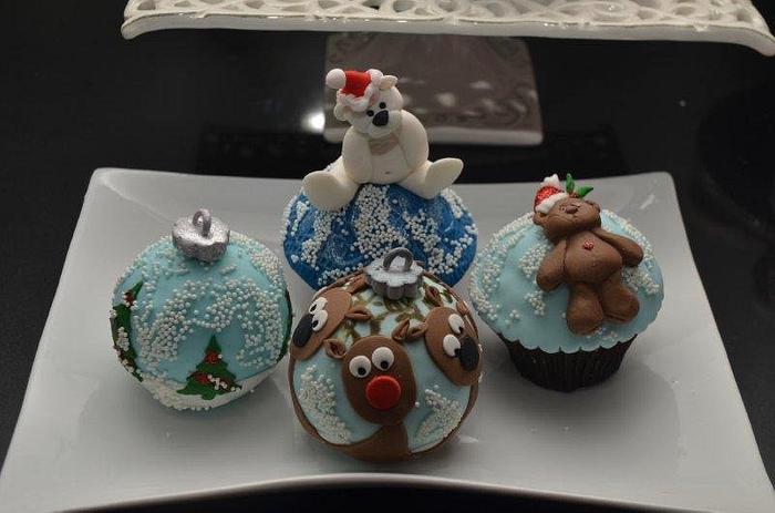 christmas cupcakes and mini sphere ball cakes