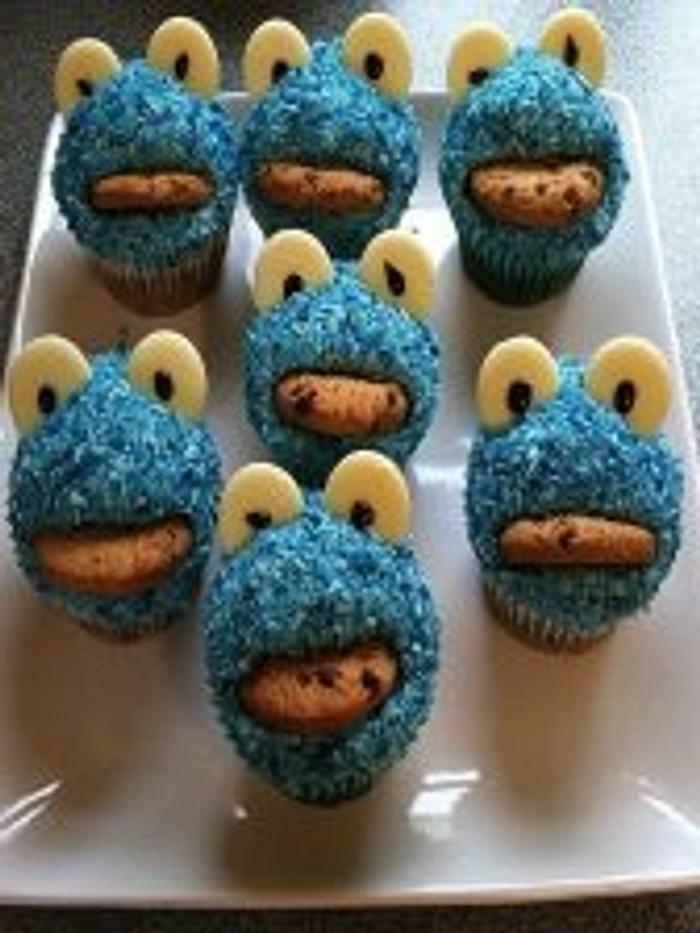 Cookie Monster cupcakes 