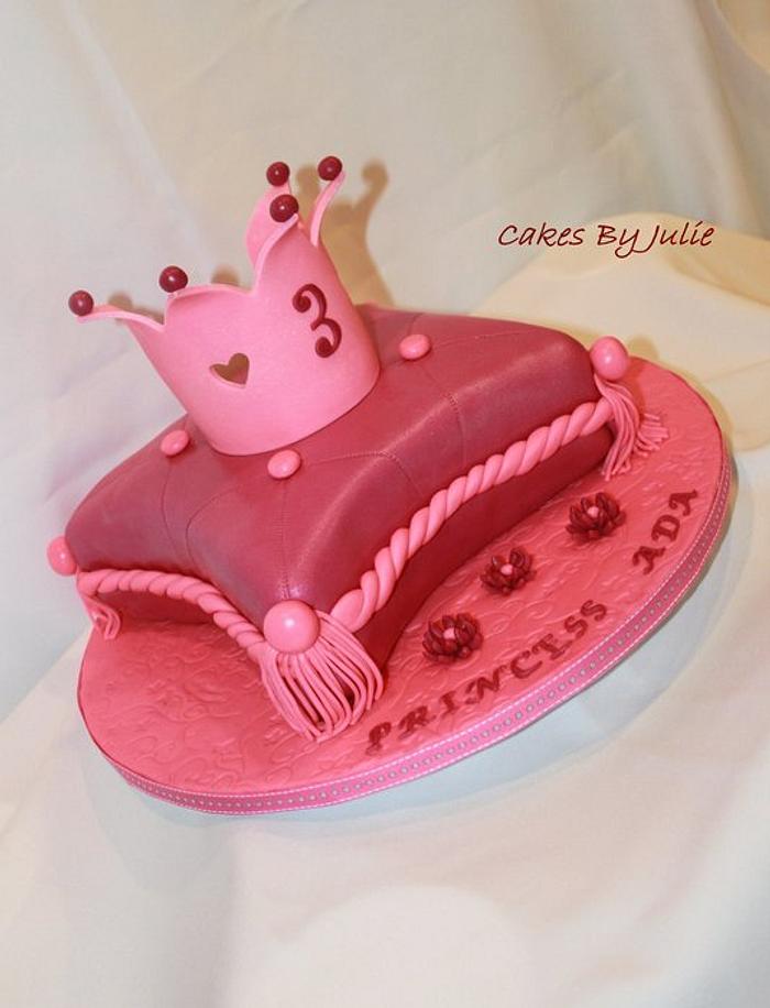 Princess Pillow cake with Tiara 