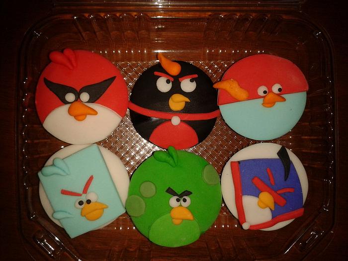 Space angry birds cupcakes