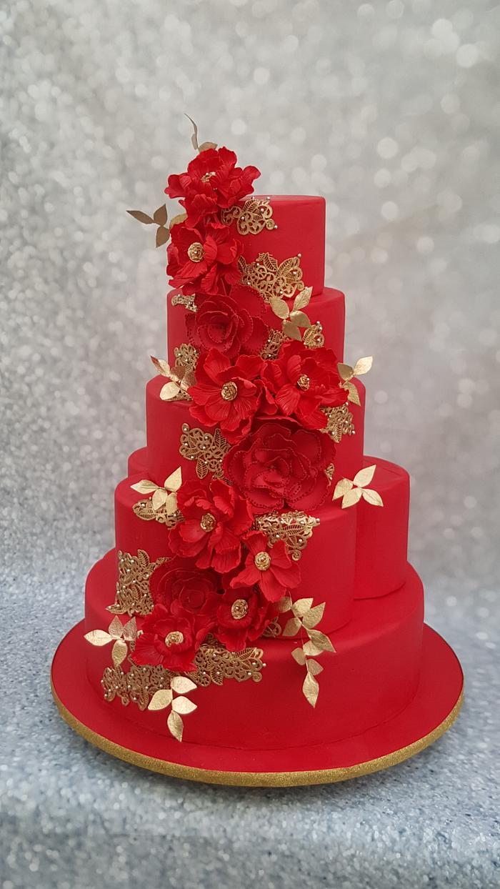 Red wedding cake - Decorated Cake by azhaar - CakesDecor