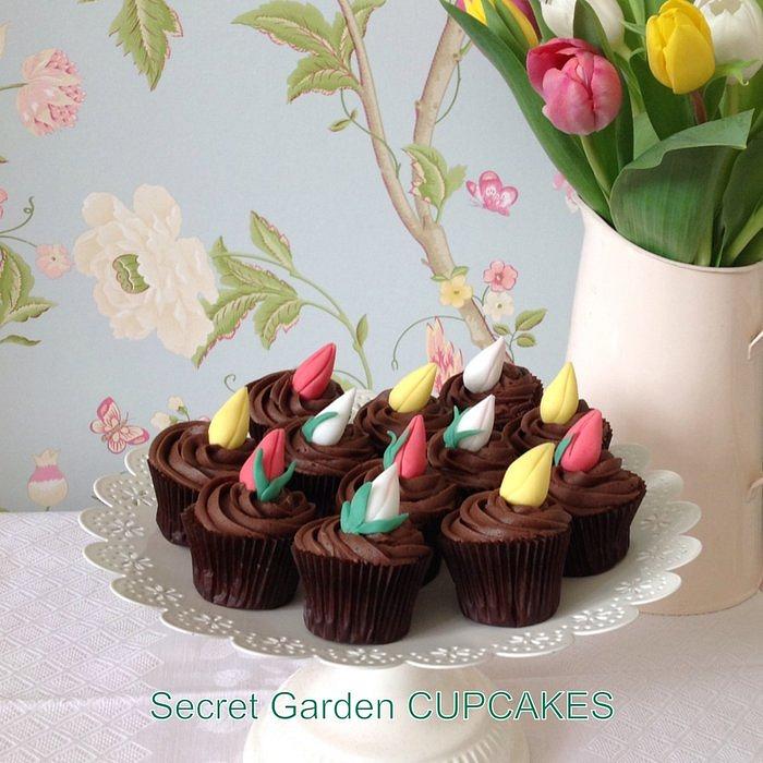 Easter Tulip Cupcakes