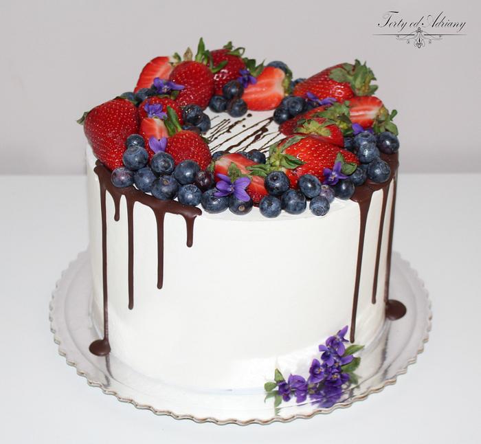 ... birthday cake with meringue cream ...