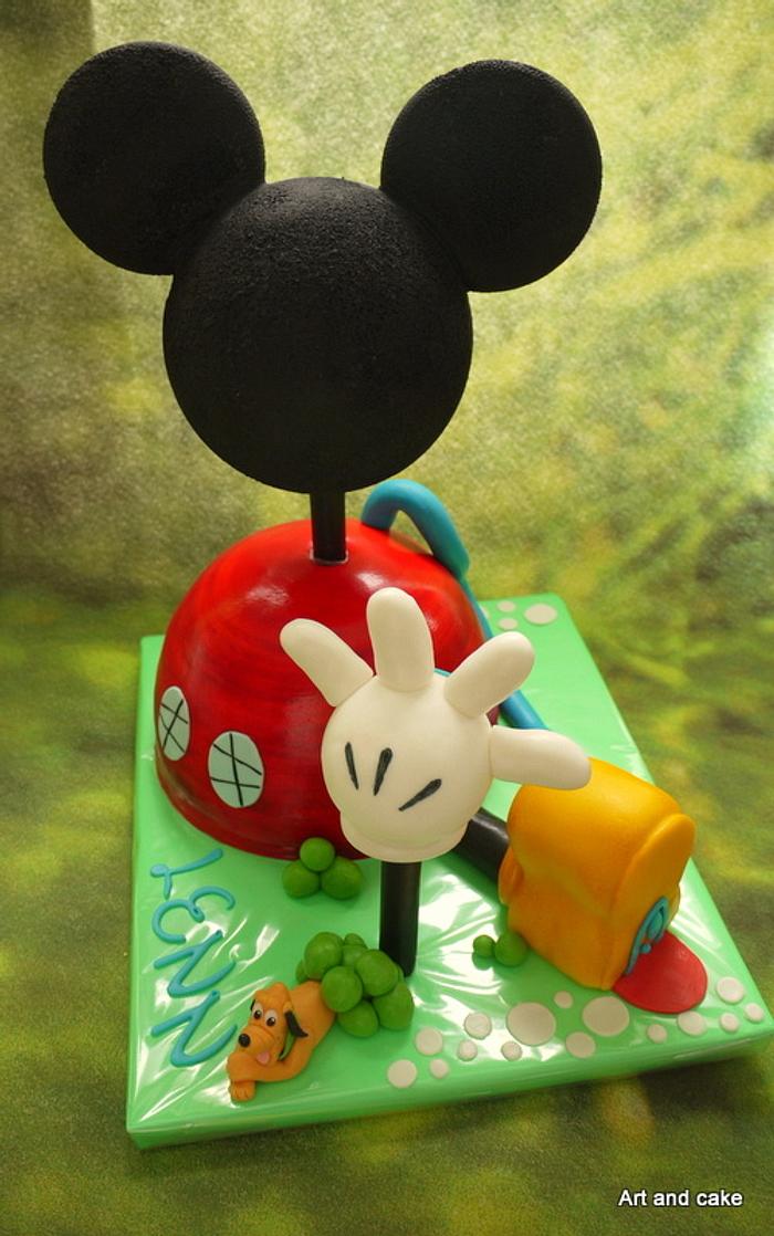 Mickey Mouse clubhouse cake