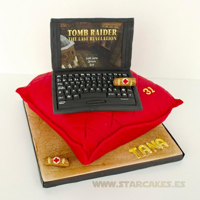 Tomb Raider laptop cake