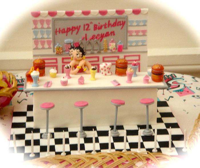 BETTY BOOPS DINER CAKE !!!!