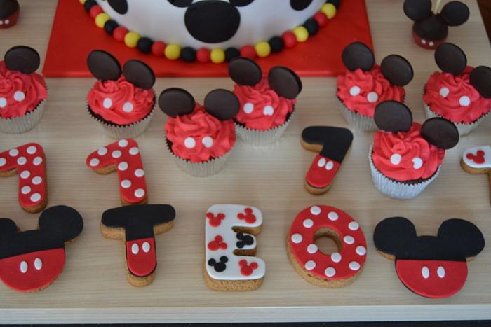 Mickey Mouse cookie