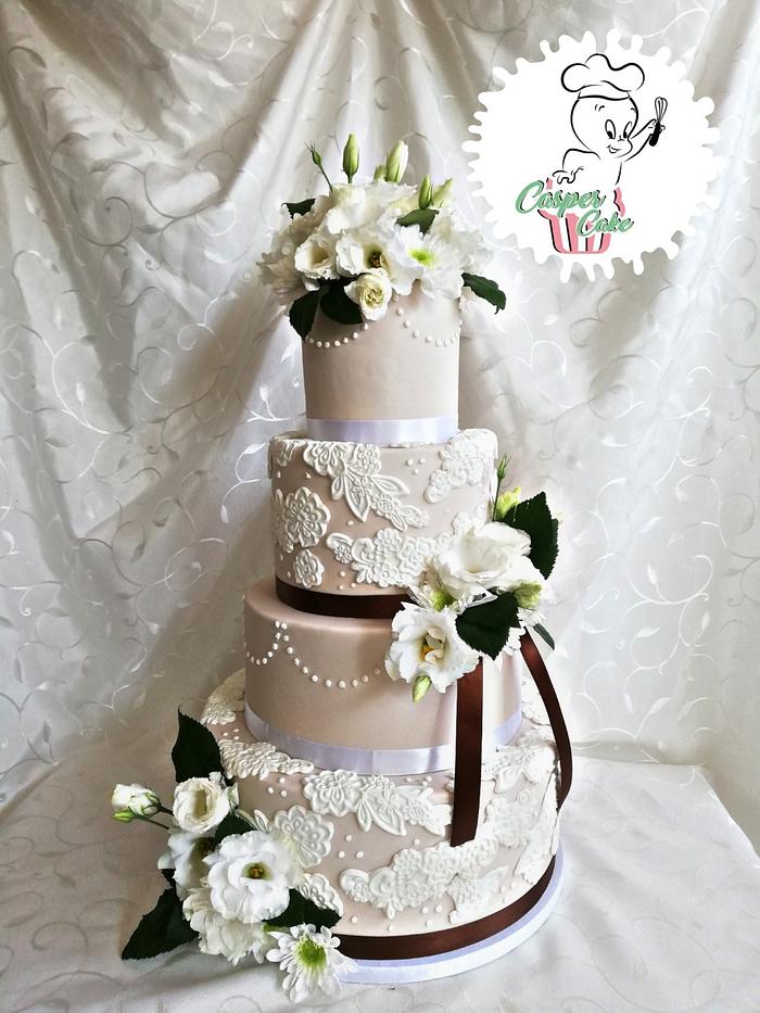 Vintage wedding cake