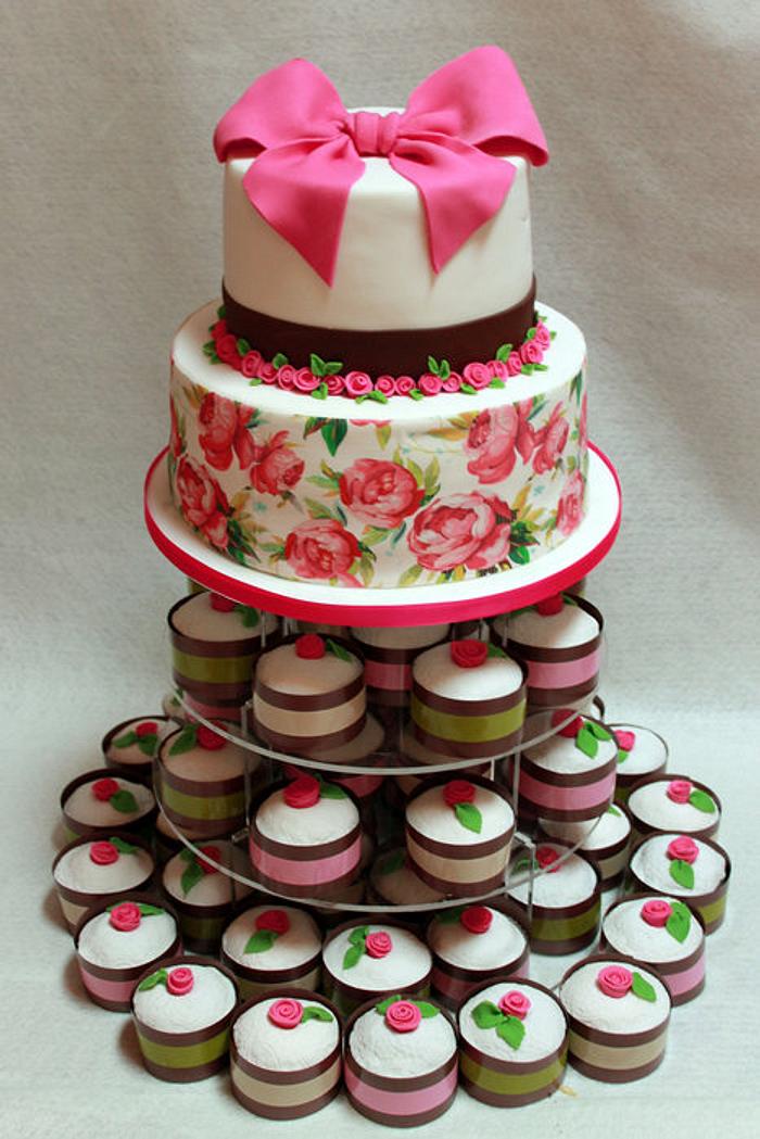 Invitation inspired wedding cake 
