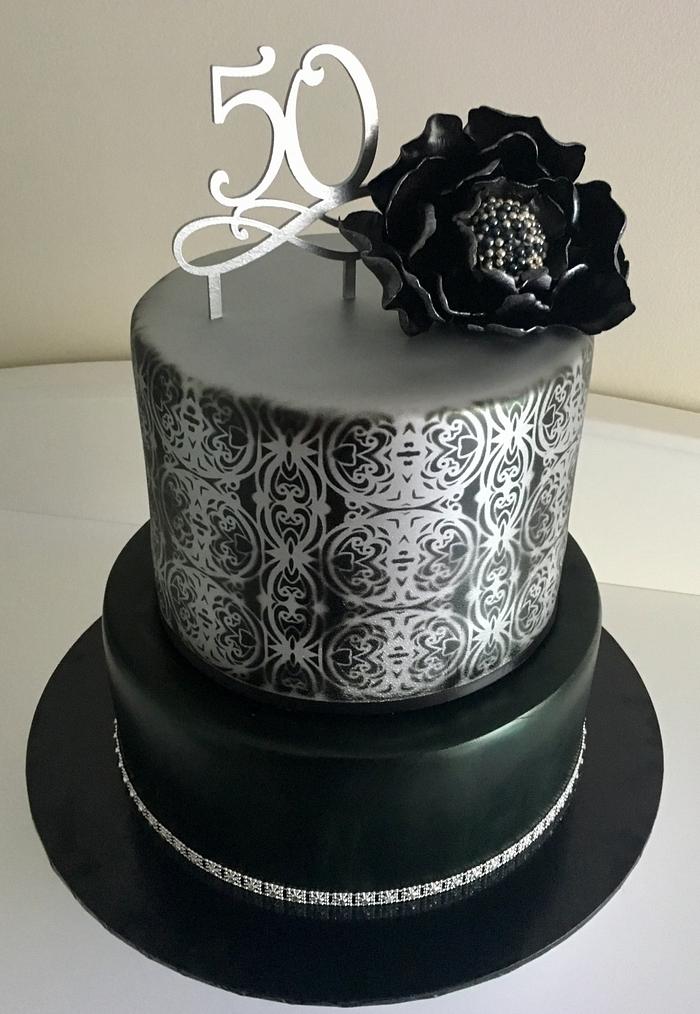 40th Birthday Bling Cake #Bakeoftheweek - Casa Costello