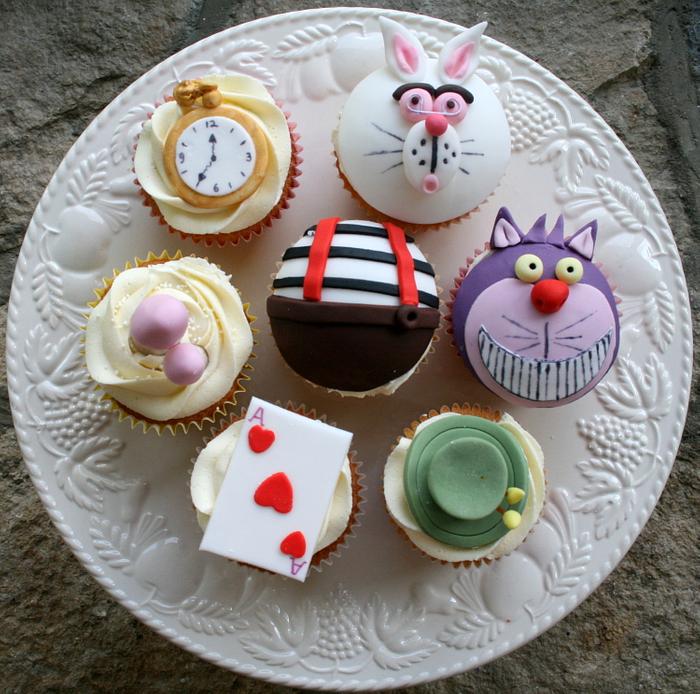 Mad hatters tea party cupcakes