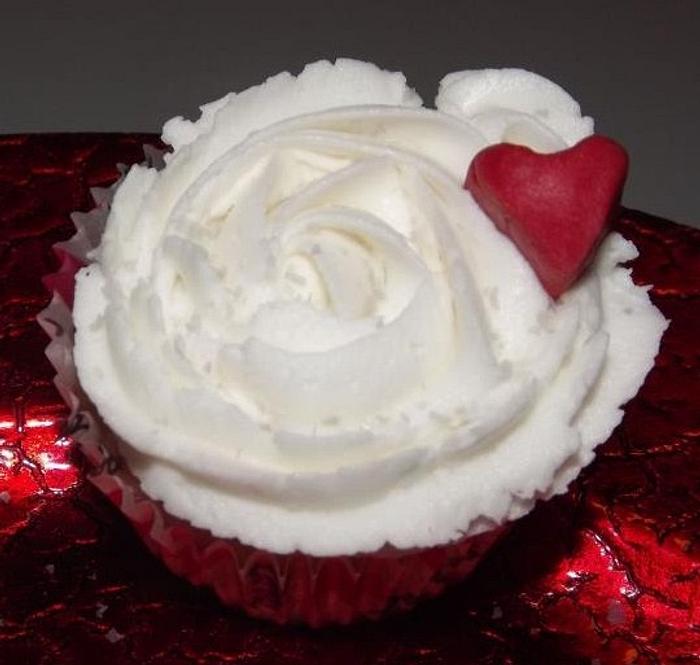 Vanilla cupcake with Valentine Heart