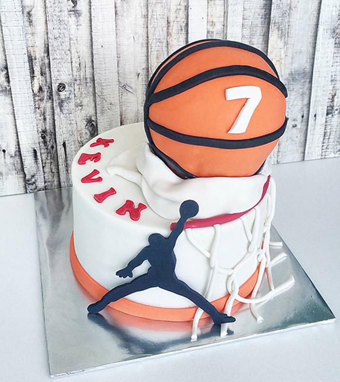 Basketball theme cake