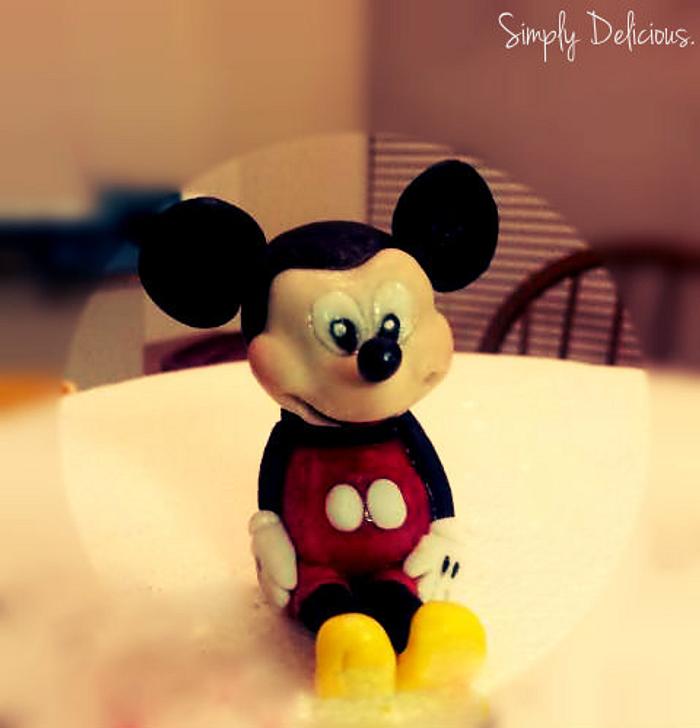 Gumpaste Mickey Mouse