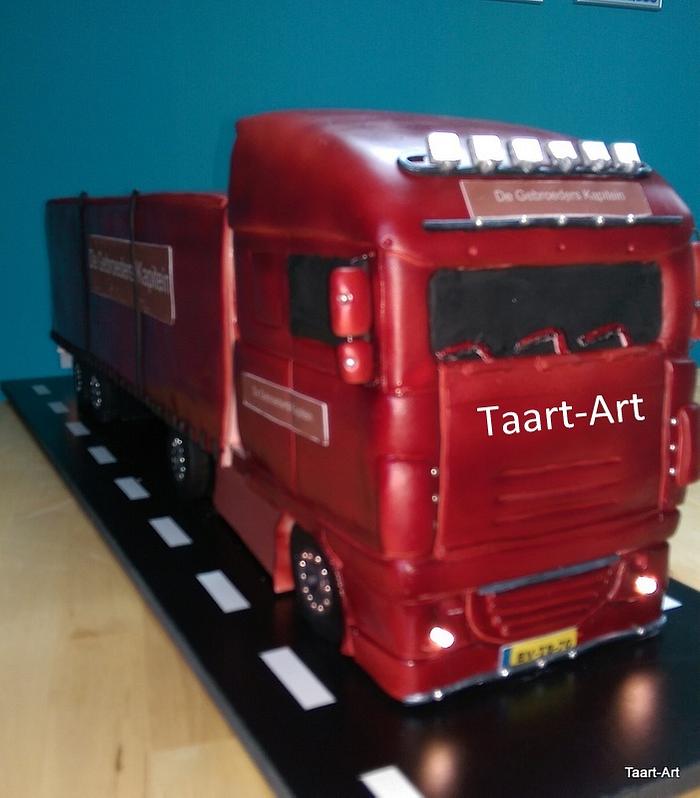 Daff truck cake