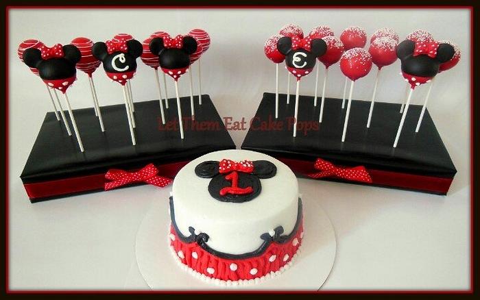 Minnie Mouse pops and smash cake