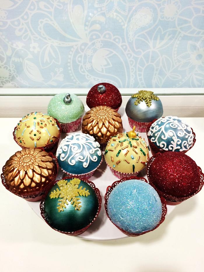 Christmas Bauble Cupcakes