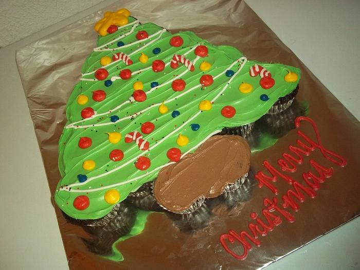 Christmas Tree Cupcake cake 