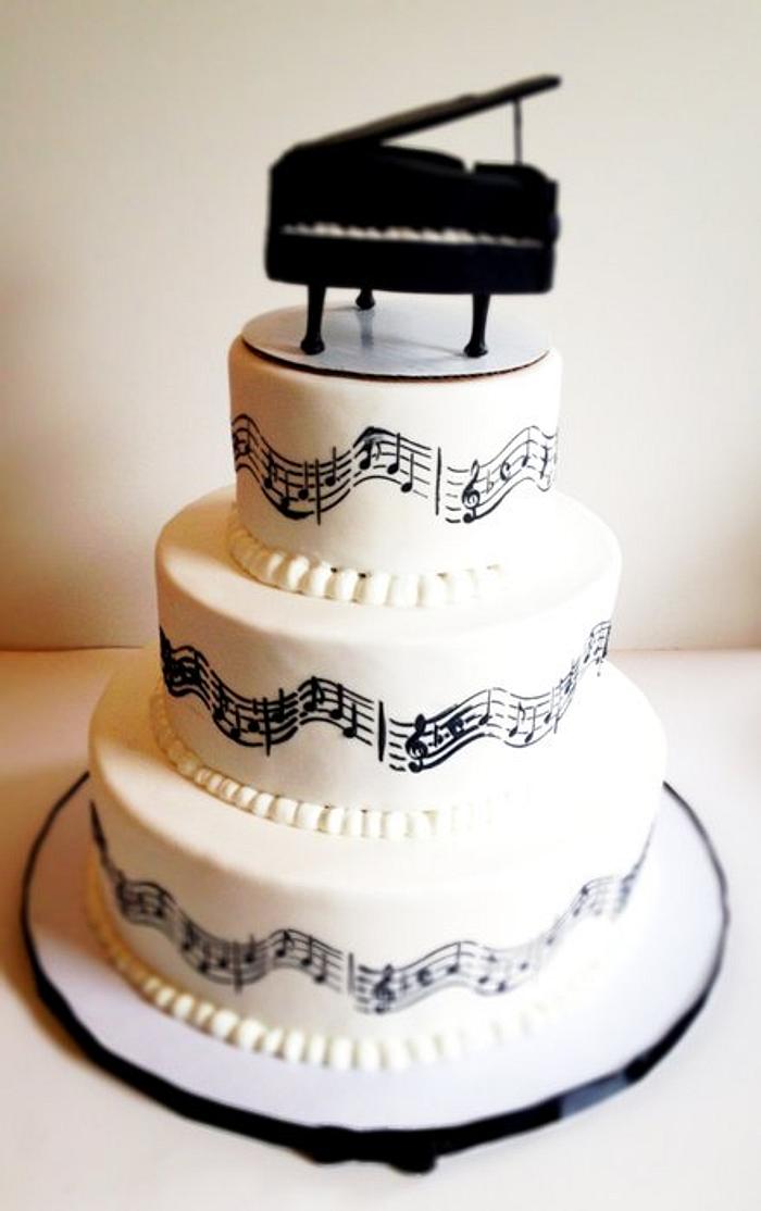Crescent Cakes ~ by Kath: Grand Piano Cake for Grandad